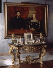 INTERIOR - SALON EN LA PLANTA NOBLE DEL PALACIO - DET DE UNA MESA CON UNA PINTURA ENCIMA
MADRID,