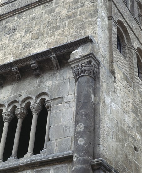 EXTERIOR-ESQUINA-DET COLUMNA CON CAPITEL-FIN S XII
ESTELLA, PALACIO REYES NAVARRA
NAVARRA

This