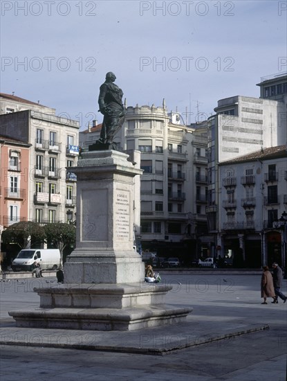 TOME ANTONIO
PLAZA MAYOR-ESCULTURA DE CARLOS III-LEVANTADA EN 1774
BURGOS, EXTERIOR
BURGOS