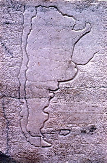 KILOMETRO CERO-PIEDRA CON RELIEVE DEL PAIS CON"CAMINOS NACIONALES"
BUENOS AIRES,