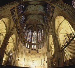 INTERIOR-NAVE CENTRAL HACIA EL ALTAR MAYOR ILUMINADA
LEON, CATEDRAL
LEON

This image is not