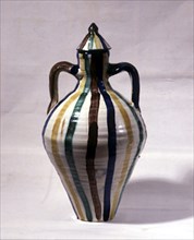 CANTARO VIDRIADA CON DOS ASAS Y TAPA CON DECORACION DE RAYAS A 4 COLORES
NIJAR, COLECCION