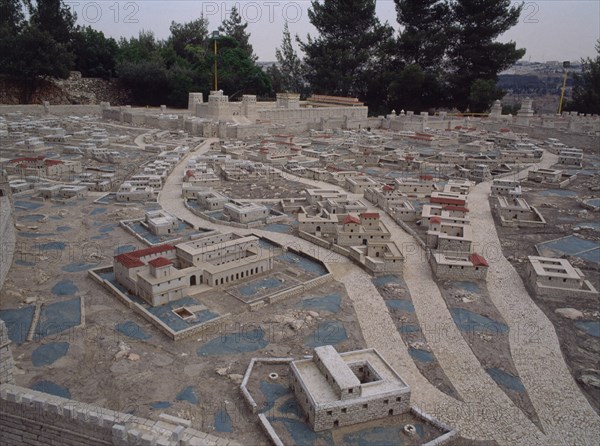 VISTA GENERAL DESDE EL NORTE-CASAS Y RECINTO DEL TEMPLO AL FONDO
JERUSALEN, MAQUETA DE