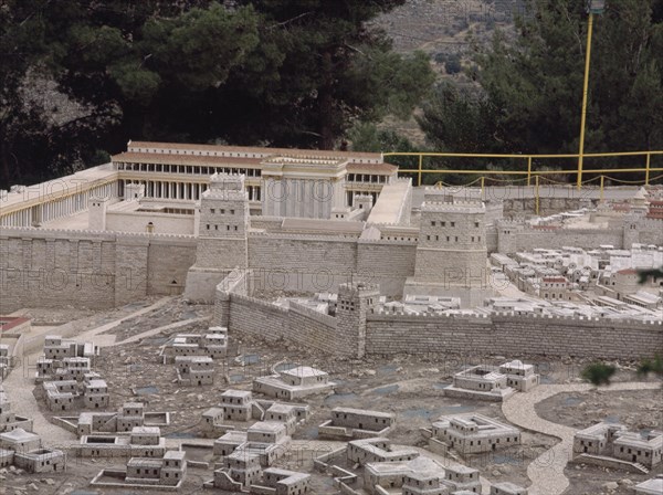 TEMPLO CON LA FORTALEZA DE ANTONIA Y MURALLAS DE LA CIUDAD DE HERODES
JERUSALEN, MAQUETA DE