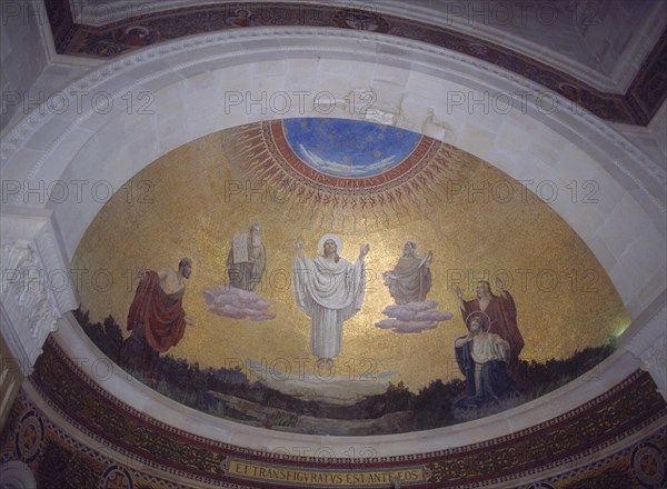 INTERIOR-ALTAR-BOVEDA CON LA REPRESENTACION DE LA TRANSFIGURACION ANTE LOS 3 DISICIPULOS
MONTE
