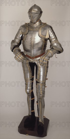 HELMSCHMID D(ATRIBUIDO
ARMADURA DE CARLOS V(LLAMADA DE MÜHLBERG)AUGSBURGO 1544-ACERO,ORO
MADRID,