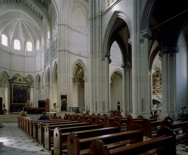CHUECA FERNANDO/SIDRO CARLOS
INTERIOR-ALTAR MAYOR Y UN BRAZO DEL CRUCERO-ESTILO GOTICO
MADRID,
