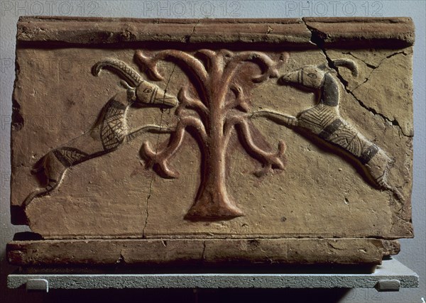 RELIEVE SUMERIO-ARBOL DE LA VIDA CON DOS CARNEROS
LONDRES, BRITISH MUSEUM
INGLATERRA