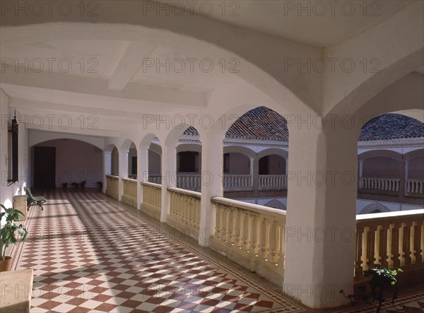 EXTERIOR-CLAUSTRO MUDEJAR-GALERIA ALTA
ABADIA, PALACIO DE SOTOFERMOSO
CACERES

This image is