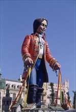 FALLA DEL AYUNTAMIENTO CON LA IMAGEN DE LA ALCALDESA RITA BARBERA
VALENCIA, FALLAS