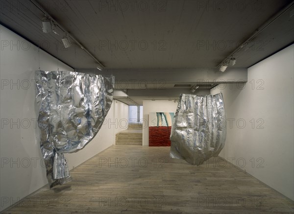 GOMEZ SUSY 1964/
MIENTRAS LAS MANOS LLUEVEN. I, II, 1998-99- 340 X 240 cm - HIERRO GALVANIZADO- AL