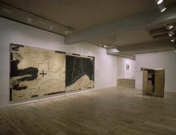 TAPIES ANTONI 1923-
SALA DE EXPOSICIONES - DIPTICO 2 + 3 - COMPOSICIO AMB CISTELLA- 1996
MADRID,