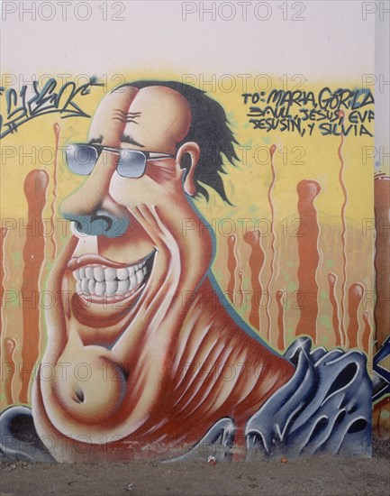 GRAFFITI CON DEDICATORIA (DET) - 1999
COLMENAR VIEJO, EXTERIOR
MADRID

This image is not