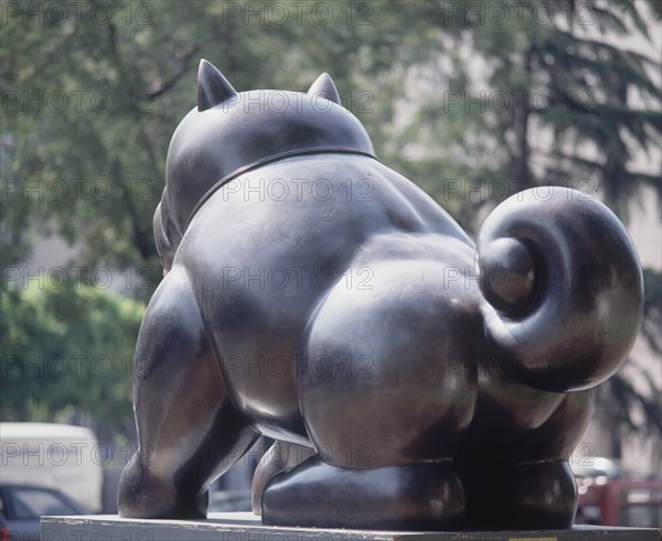 BOTERO FERNANDO 1932
PERRO - VISTA TRASERA
MADRID, EXPOSICION BOTERO
MADRID

This image is not