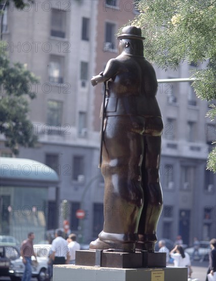 BOTERO FERNANDO 1932
HOMBRE - VISTA TRASERA
MADRID, EXPOSICION BOTERO
MADRID

This image is
