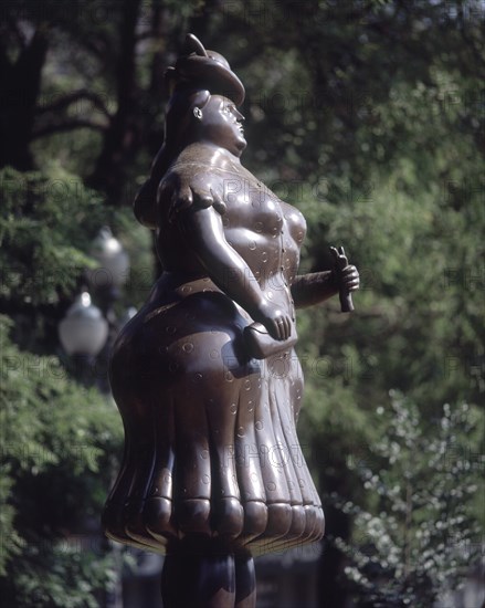 BOTERO FERNANDO 1932
MUJER - VISTA LATERAL
MADRID, EXPOSICION BOTERO
MADRID

This image is not