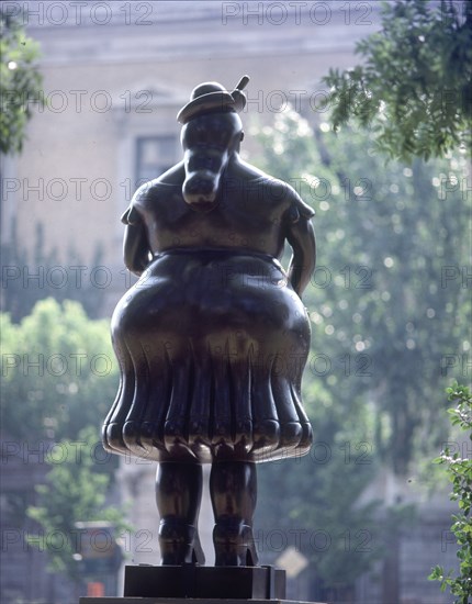 BOTERO FERNANDO 1932
MUJER - VISTA TRASERA
MADRID, EXPOSICION BOTERO
MADRID

This image is not