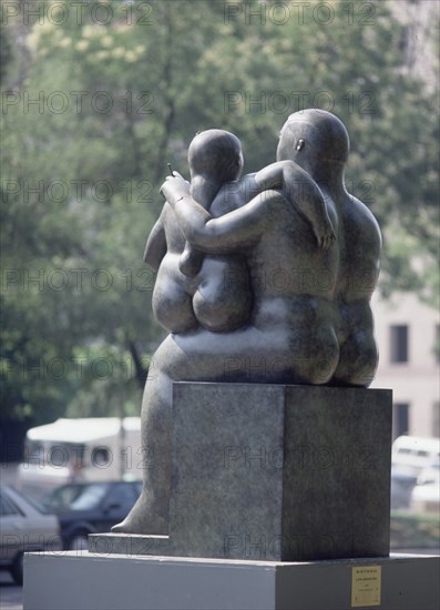 BOTERO FERNANDO 1932
LOS AMANTES -1992
MADRID, EXPOSICION BOTERO
MADRID

This image is not