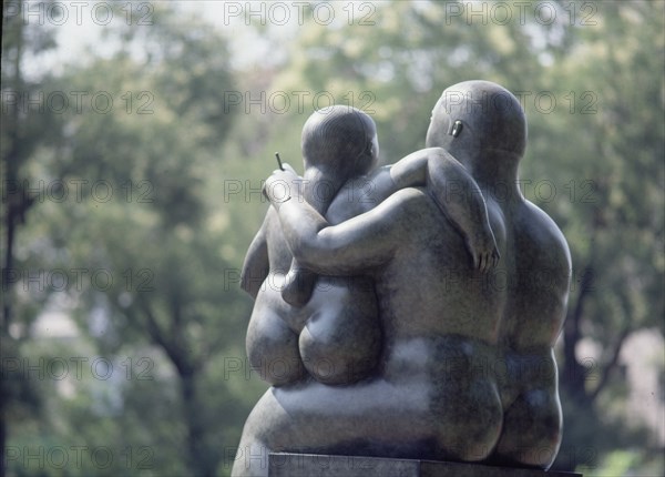 BOTERO FERNANDO 1932
LOS AMANTES -1992
MADRID, EXPOSICION BOTERO
MADRID

This image is not
