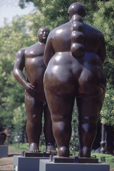 BOTERO FERNANDO 1932
PAREJA - HOMBRE Y MUJER ENFRENTADOS
MADRID, EXPOSICION