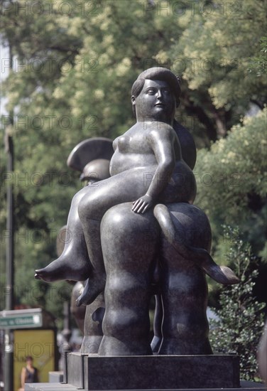 BOTERO FERNANDO 1932
RAPTO DE EUROPA
MADRID, EXPOSICION BOTERO
MADRID

This image is not