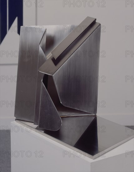 PALAZUELO PABLO 1916-
DE MARIS - 1999 - ACERO INOXIDABLE - 46x62x51,5
MADRID, GALERIA SOLEDAD