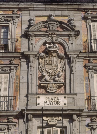 BARBIERI
ESCUDO EN LA FACHADA DE LA CASA DE LA PANADERIA
MADRID, PLAZA MAYOR
MADRID
