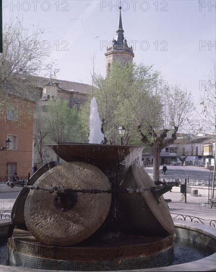 ALMAZARA TRANSFORMADA EN FUENTE EN LA PLAZA MAYOR
TEMBLEQUE, EXTERIOR
TOLEDO