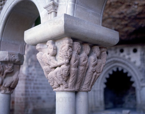 MUERTE DE LOS SANTOS INOCENTES Y LOS REYES MAGOS ANTE HERODES-CAPITEL DEL CLAUSTRO ROMANICO - S