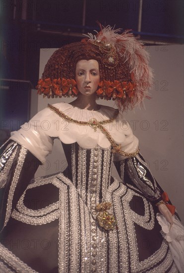 MANIQUI VESTIDO COMO UNA MENINA

This image is not downloadable. Contact us for the high res.