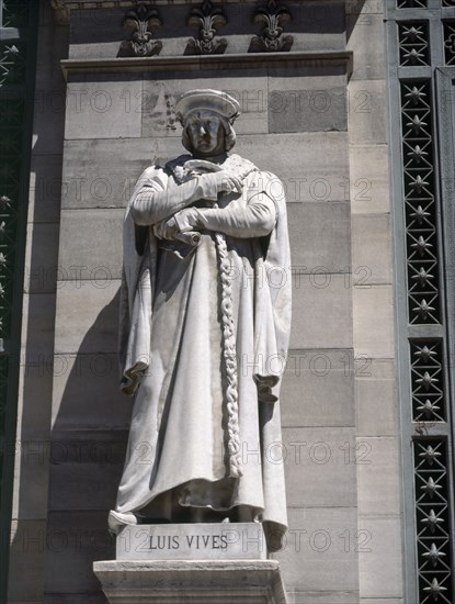 CARBONELL
ESCULTURA DE LUIS VIVES - FINALES S XIX
MADRID, BIBLIOTECA NACIONAL
MADRID