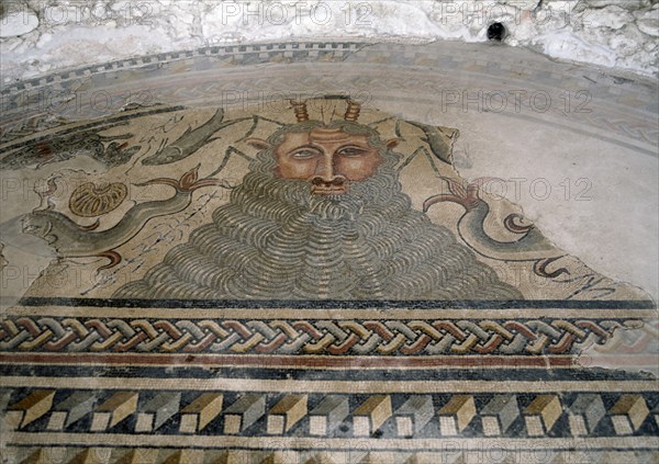 BUSTO DE OCEANO- MOSAICO ROMANO DE LA VILLA DE MATERNO CINEGIO - S IV
CARRANQUE, VILLA