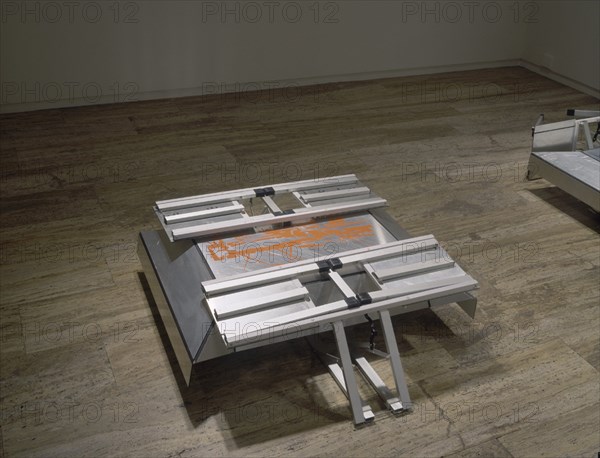 MORA PEDRO 1961-
SINGULAR HOUSING III - 2000 - 96x117x29 cm - ALUMINIO DIBOND Y