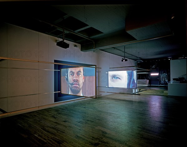 MANGLANO OVALLE IÑIGO 1961-
DET- CLIMATE - 2000 - 3 CANALES DVD Y AUDIO INSTALACION ESTRUCTURAS DE