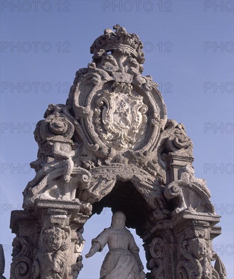 RIBERA PEDRO DE 1683/1742
ESCUDO DE LA HORNACINA DEDICADA A SANTA MARIA DE LA CABEZA-S XVIII-JUAN