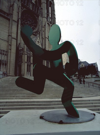HARING KEITH 1958/1990
ESCULTURA AL AIRE LIBRE FRENTE A LA CATEDRAL GRACE
SAN