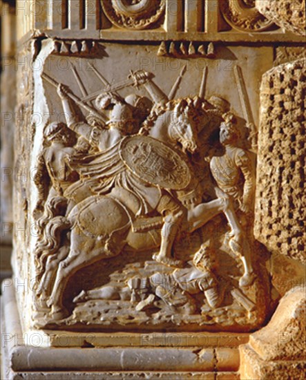 OREA JUAN DE
FACHADA OCCIDENTAL - PEDESTAL - RELIEVES EXALTANDO LA FIGURA DE CARLOS V - BATALLA DE