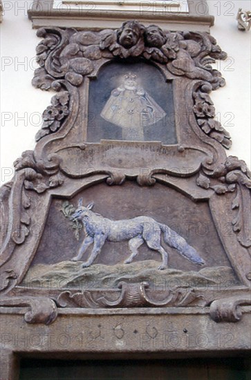 EMBLEMA DE UNA CASA DEL BARRIO DE KAMPA
PRAGA, EXTERIOR
REPUBLICA CHECA

This image is not