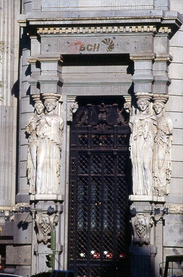 PALACIOS A/OTAMENDI J
EDIFICIO CONSTRUIDO EN 1918 SITUADO EN LA CALLE ALCALA ESQUINA A LA CALLE