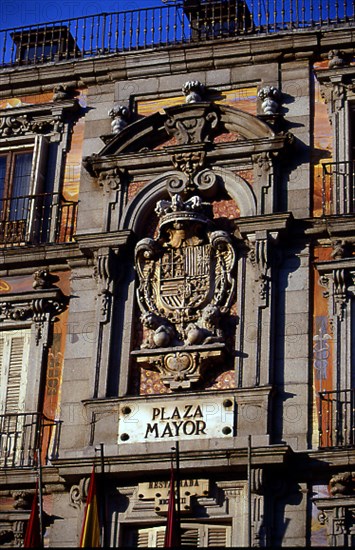 BARBIERI
ESCUDO EN LA FACHADA DE LA CASA DE LA PANADERIA
MADRID, PLAZA MAYOR
MADRID