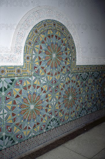 SALA DE LOS BAÑOS - DETALLE DEL ZOCALO DECORADO CON ZELLIJ MOSAICO ALICATADO - S XX
CASABLANCA,