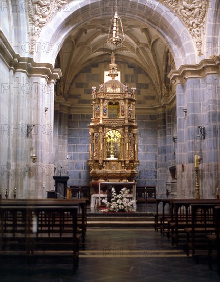 MAESTRO PLAZA
CAPILLA DEL LIGNUM CRUCIS CON LA RELIQUIA DEL MAYOR TROZO CONOCIDO DE LA CRUZ DE