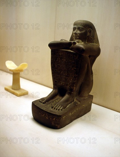 INTERIOR - PABELLON DE LOS PAISES ARABES - ESCULTURA EGIPCIA
SEVILLA, EXPO-92
SEVILLA

This