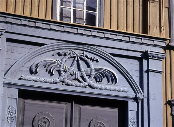 DECORACION DE UNA DE LAS PORTADAS DE LA RESIDENCIA REAL - 1778
TRONDHEIM, PALACIO