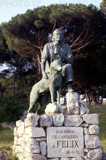 ESTATUA DE FELIX RODRIGUEZ DE LA FUENTE - 1981
SANTANDER, PENINSULA DE LA