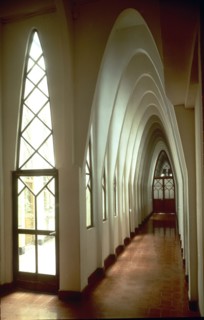 Gaudi, Colegio Teresiano à Barcelone