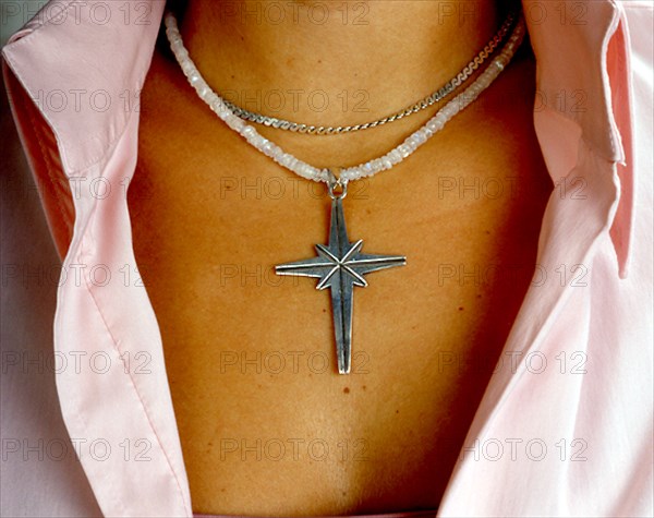 CRUZ DE PLATA MEXICANA EN UN COLLAR DE PIEDRA DE LUNA

This image is not downloadable. Contact us
