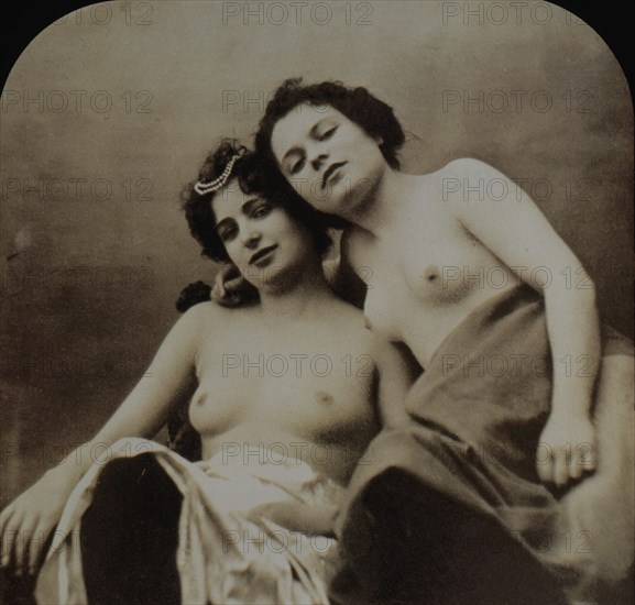 ANONIMO
RETRATO DE DOS MUJERES CON EL PECHO DESNUDO - FOTOGRAFIA REALIZADA HACIA 1887
MADRID,