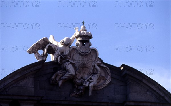 GUTIERREZ FRANCISCO/MICHEL ROBERTO
REMATE ESCULTORICO QUE CORONA LA PUERTA
MADRID, PUERTA DE
