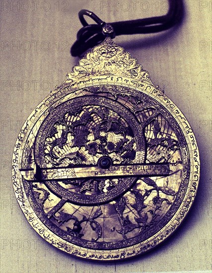ASTROLABIO MUSULMAN
LONDRES, MUSEO VICTORIA ALBERTO
INGLATERRA

This image is not downloadable.